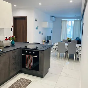 Central, Bright & Modern Msida
